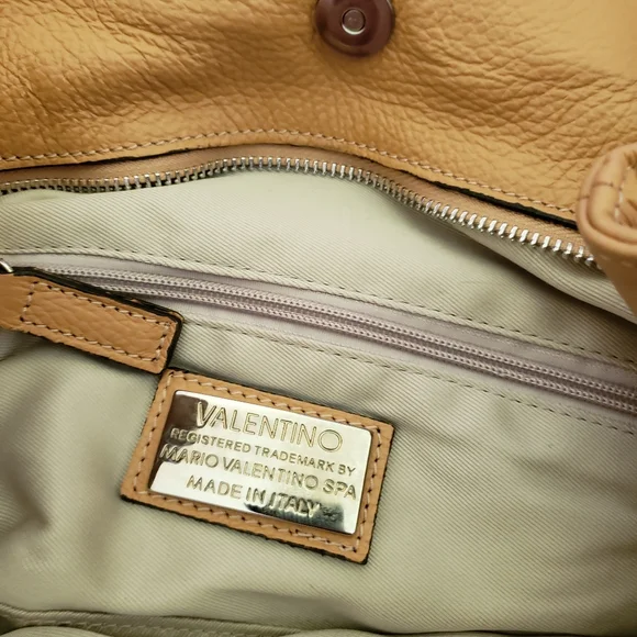 Mario Valentino Spa Designer Hand Bag - Picture 5 of 9